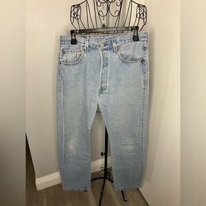 Levi’s 501 32W light stone wash straight leg jeans